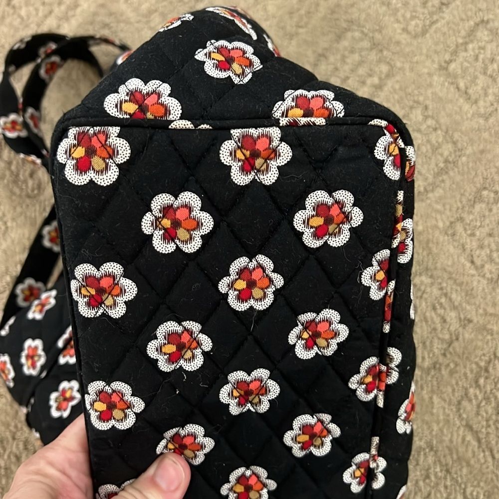 Vera Bradley Pirouette shoulder bag Black Floral in EUC - Picture 5 of 13